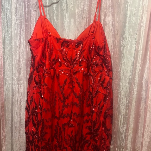 Size 22 Mini dress. Perfect for Holiday Parties or even Homecoming! - Picture 2 of 5